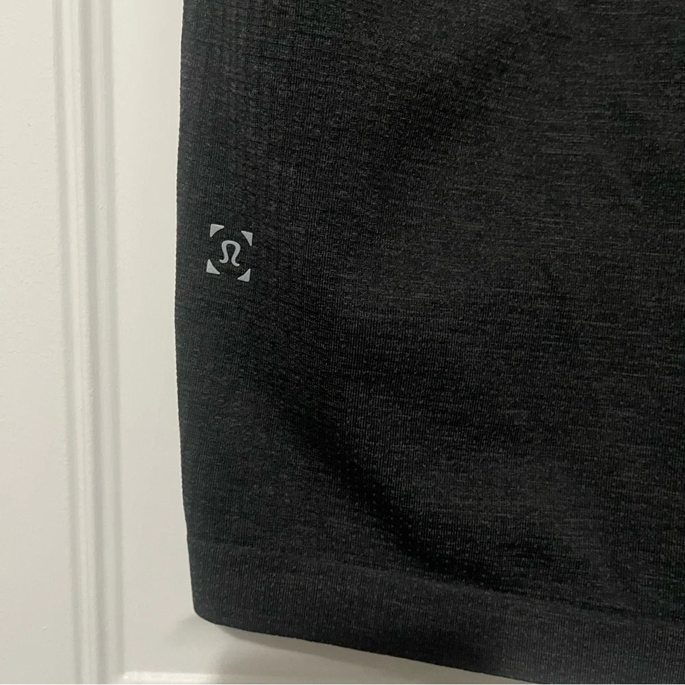 Lululemon Metal Vent Polo Shirt Size‎ M
